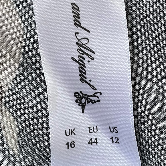 And Abigail floral print midi dress - Picture 7 of 8